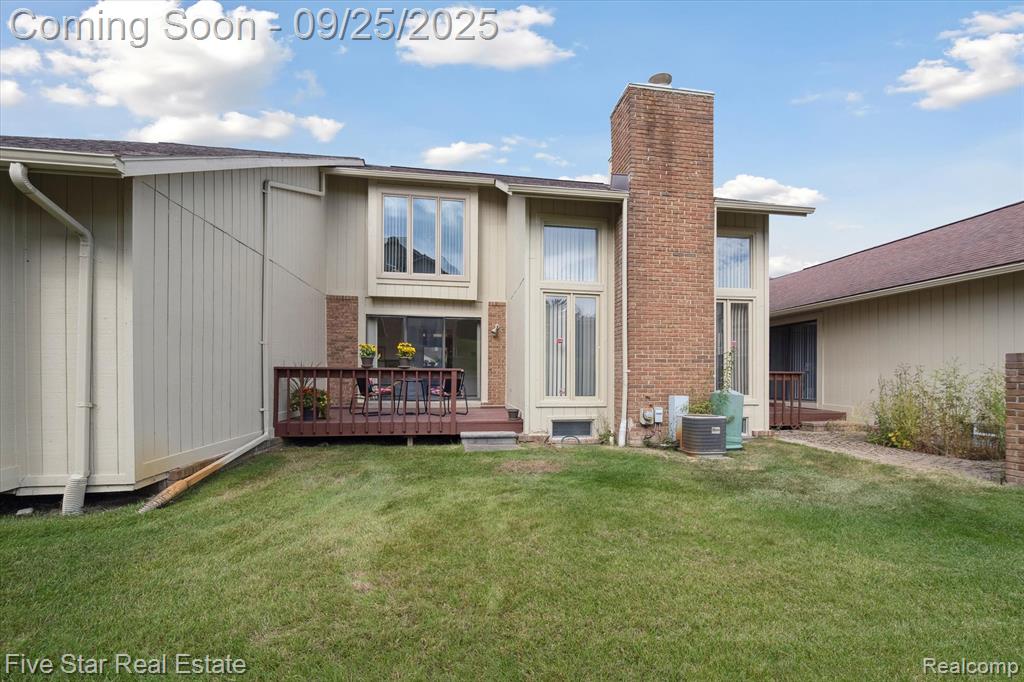 5611 Hillcrest Circle W, 50, West Bloomfield, MI — Photo 33