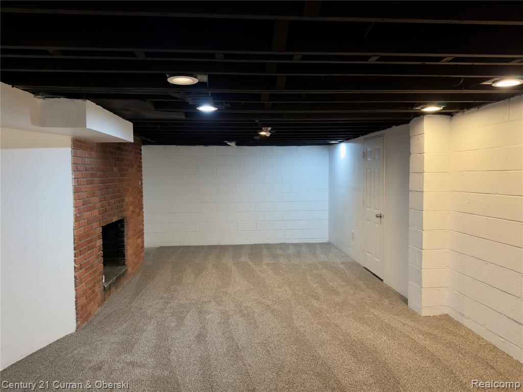 6590 Rockland Street, Dearborn Heights, MI 48127 — Photo 8