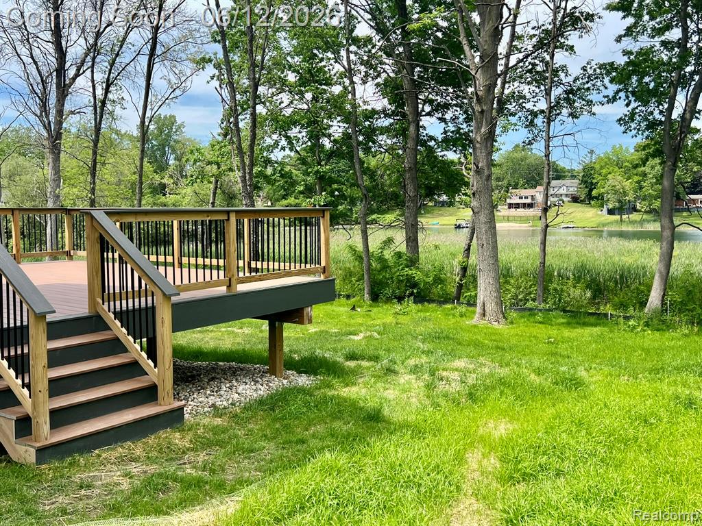 2934 W Walton Boulevard, Waterford, MI 48329 — Photo 8