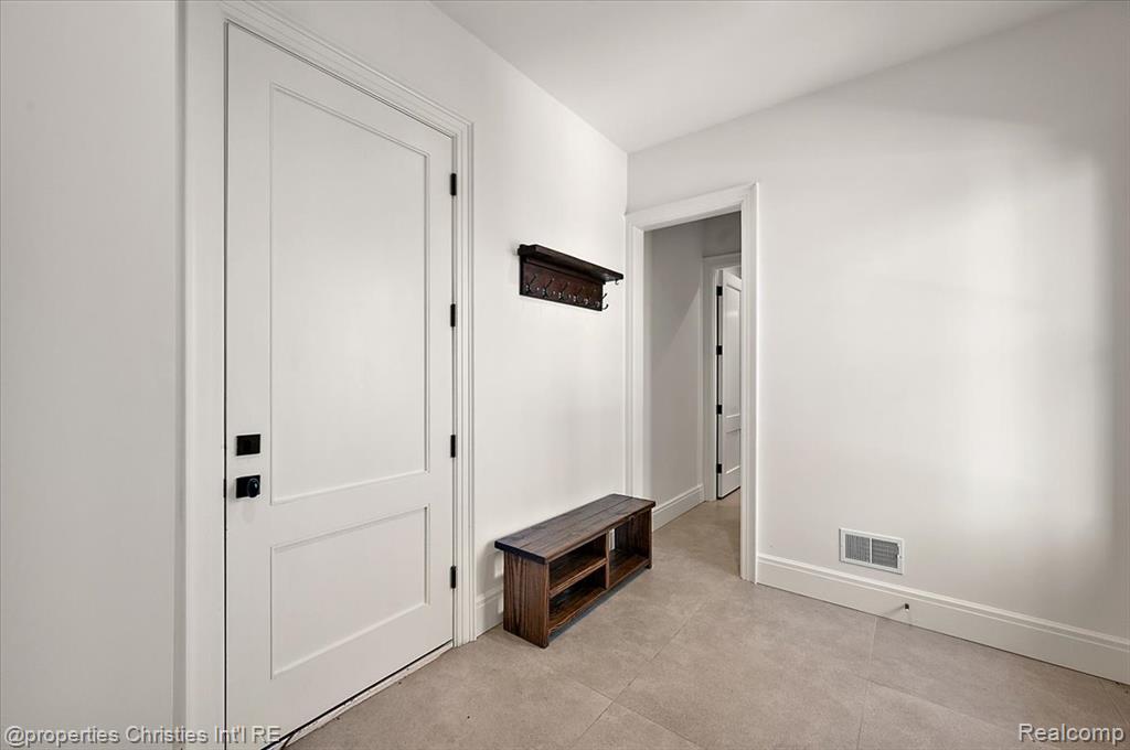 750 Kennebec Court, Bloomfield Hills, MI 48304 — Photo 32