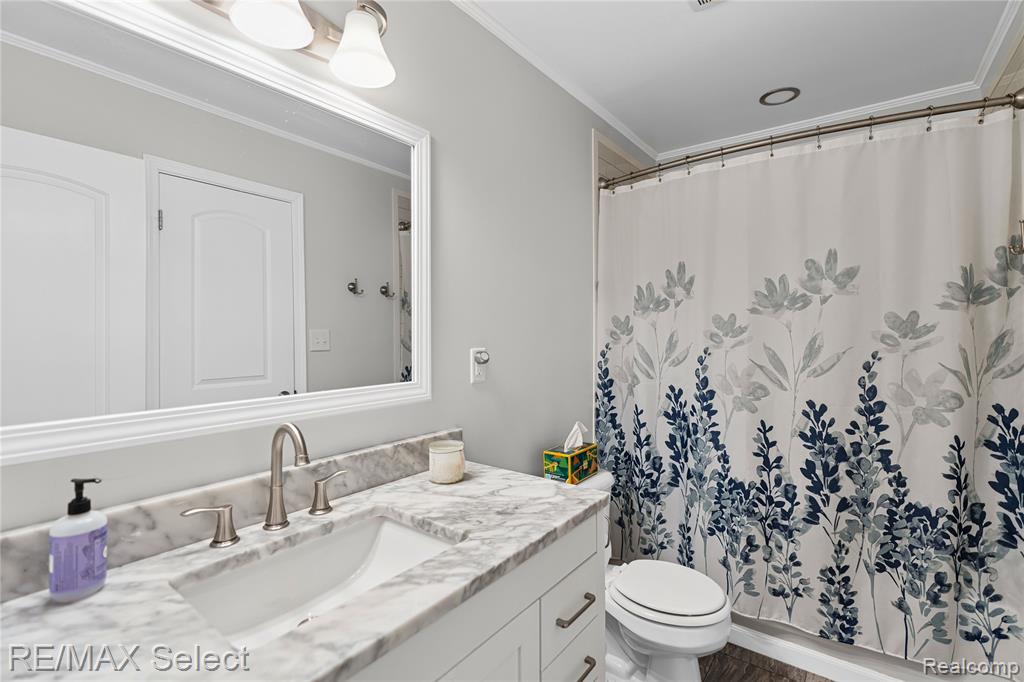 2456 N Tipsico Lake Road, Hartland, MI 48353 — Photo 40
