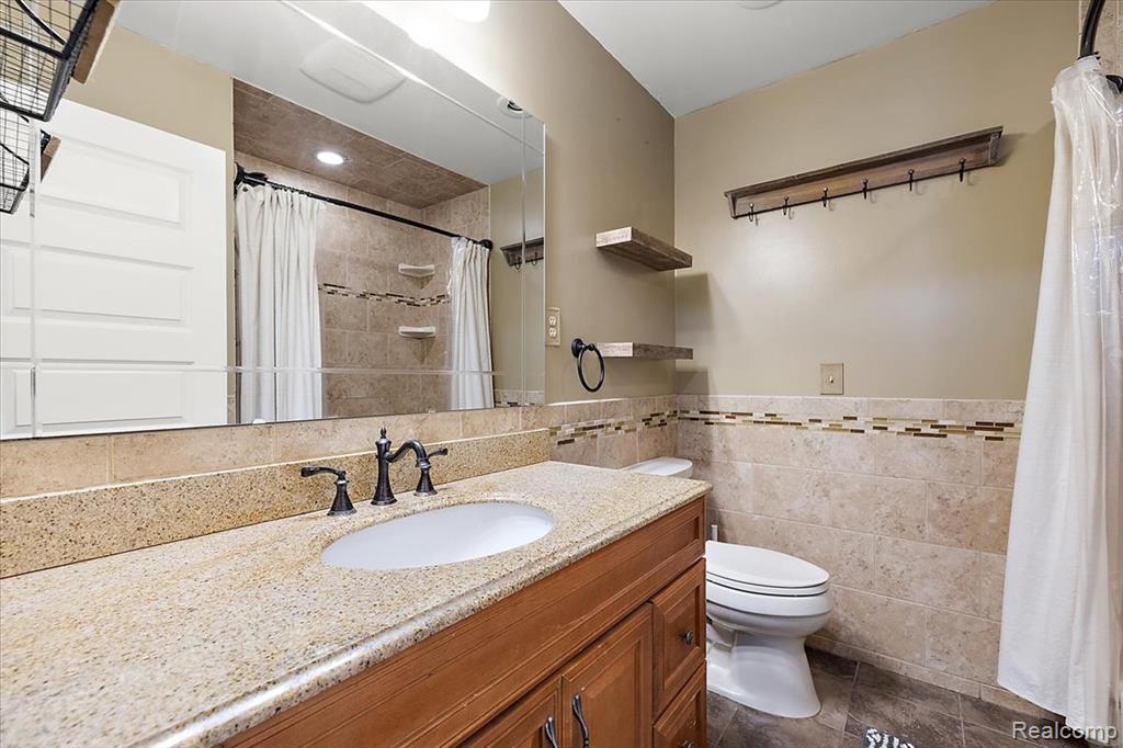 9364 Colorado Street, Livonia, MI 48150 — Photo 37