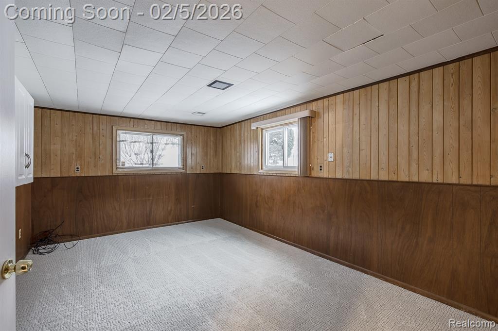 21123 Laurelwood Street, Farmington, MI 48336 — Photo 26