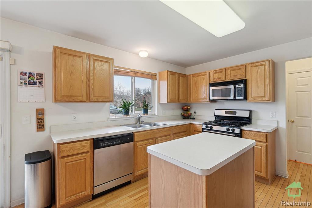 9799 Ravenshire Drive, Ypsilanti, MI 48198 — Photo 21