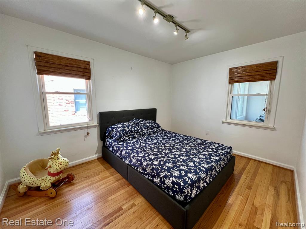 530 N LAFAYETTE Street, Dearborn, MI 48128 — Photo 20