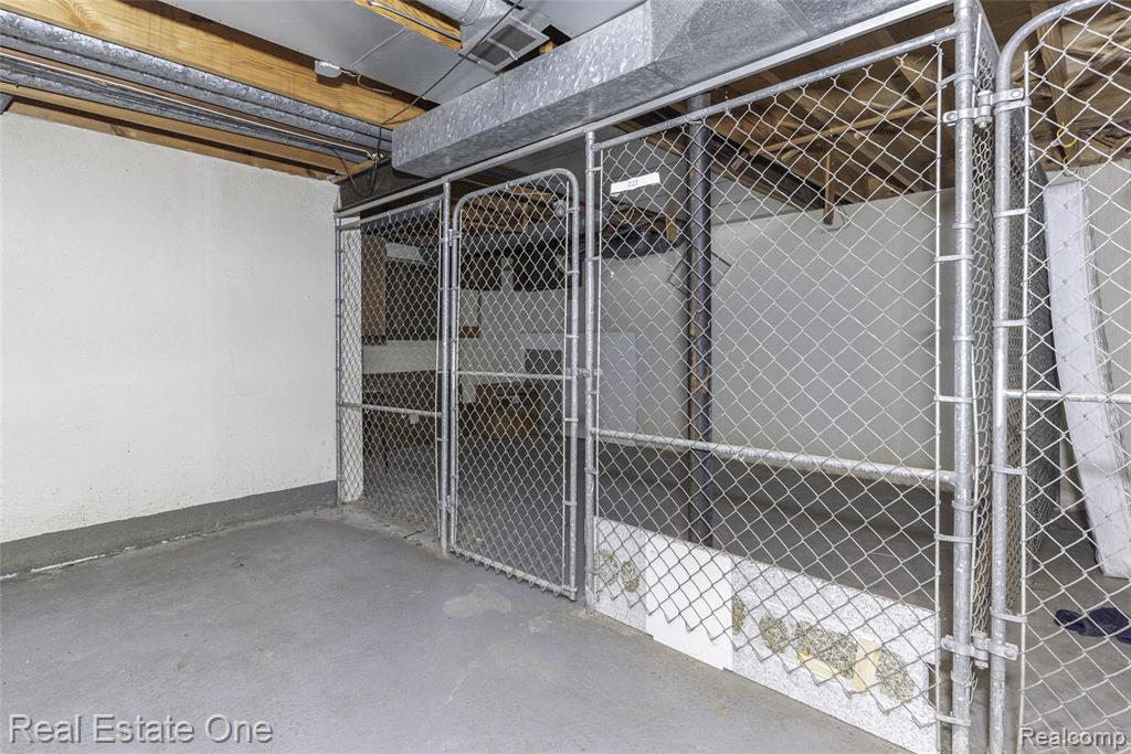 27630 W Echo Valley, 221, Farmington Hills, MI 48334 — Photo 39