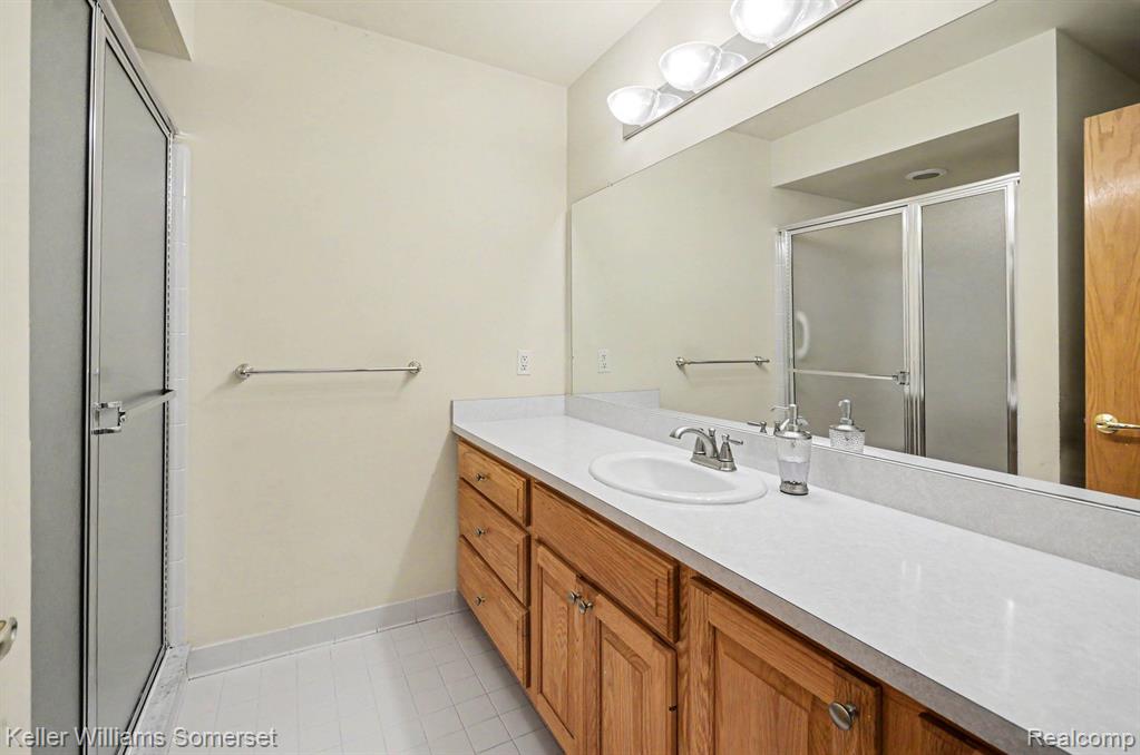 4432 Thornwood Court, Warren, MI 48092 — Photo 14