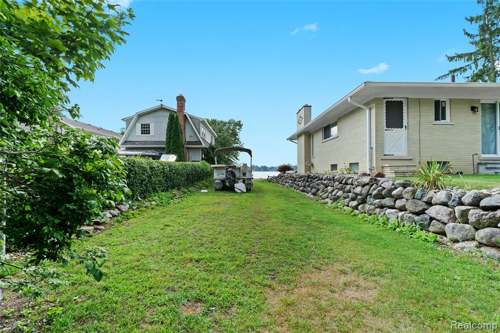 9044 Kemper Drive, South Lyon, MI 48178 — Photo 3