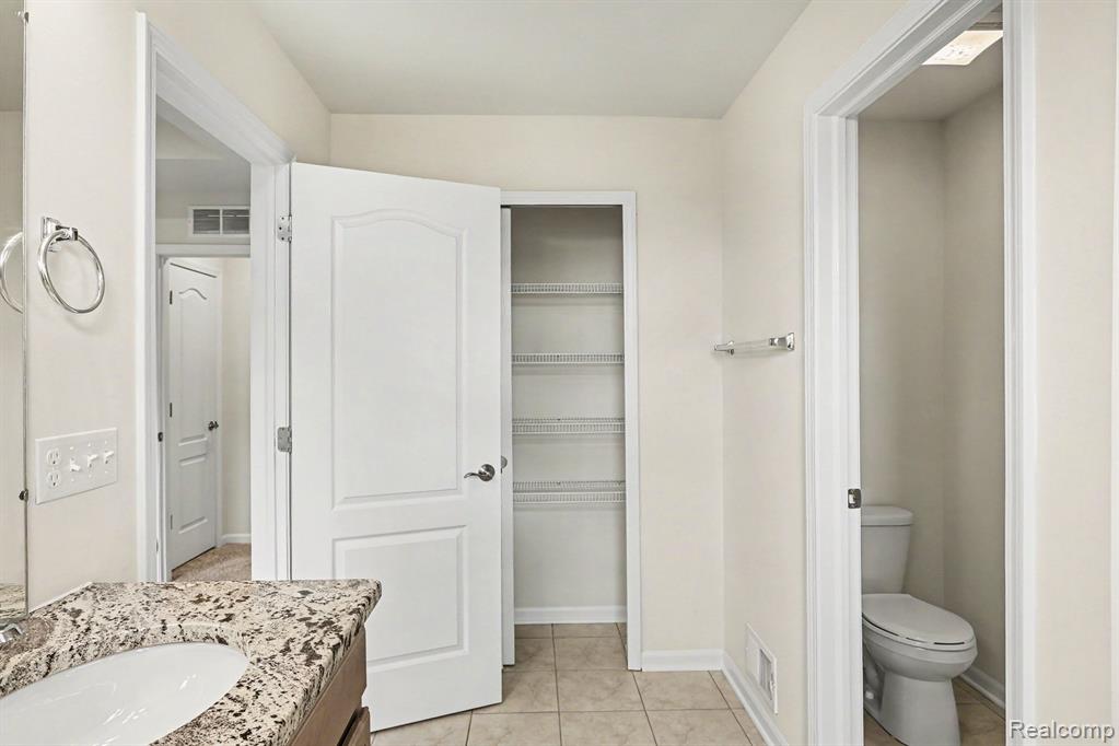 4871 Broomfield Way, Lake Orion, MI — Photo 15