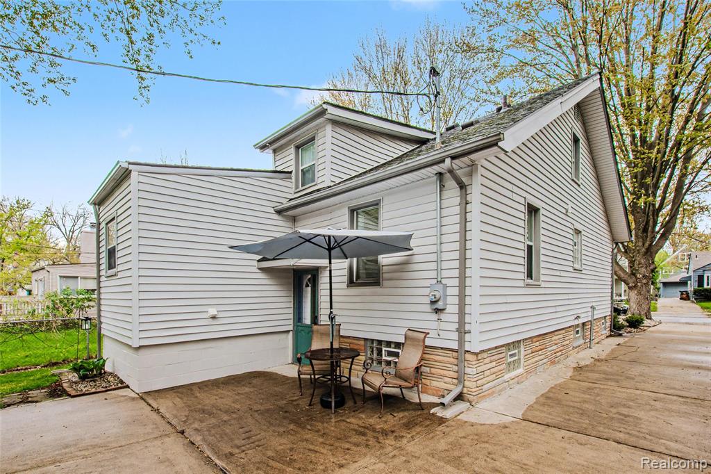 927 N Maple Avenue, Royal Oak, MI 48067 — Photo 6