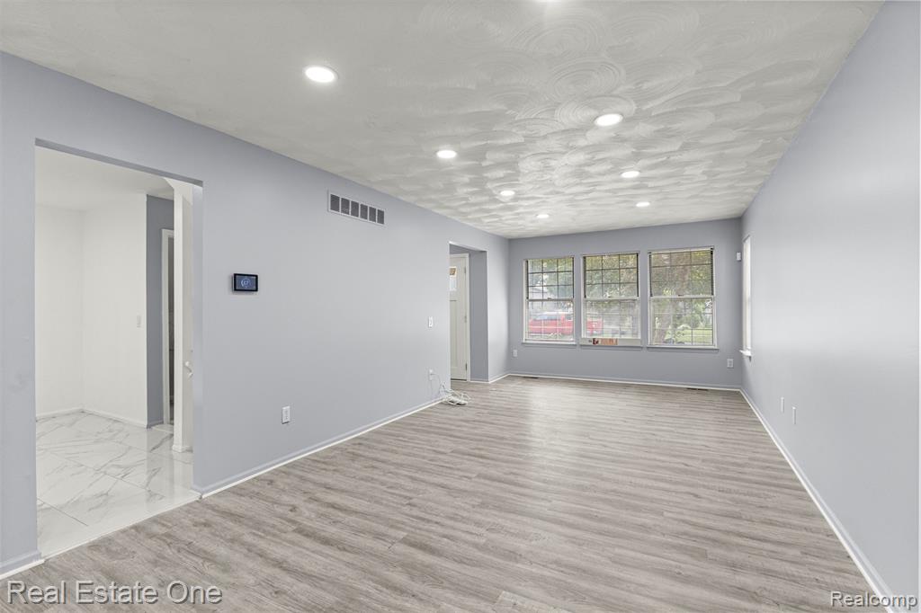 7985 Faircrest Drive, Ypsilanti, MI 48197 — Photo 16