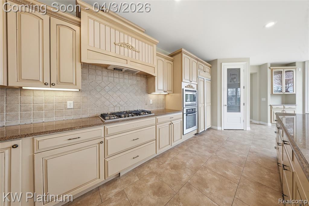 48877 Point Lakeview Drive, Chesterfield, MI 48047 — Photo 27