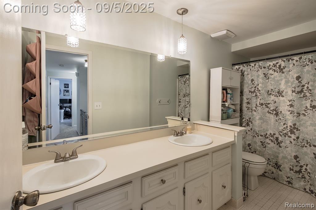 475 Sandehurst Drive, Grand Blanc, MI 48439 — Photo 33