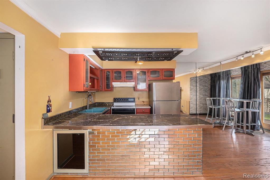 460 HICKORY Drive, Troy, MI 48083 — Photo 10