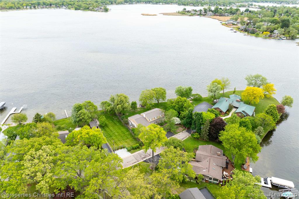 2825 Sylvan Shores Drive, Waterford, MI 48328 — Photo 44