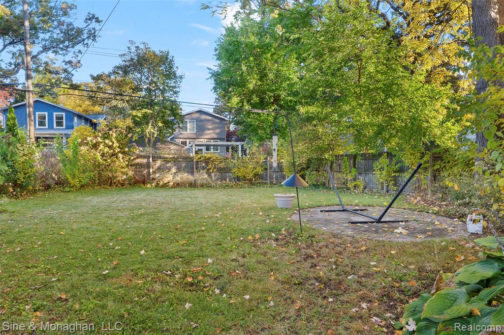 517 Forest Avenue N, Royal Oak, MI 48067 — Photo 43