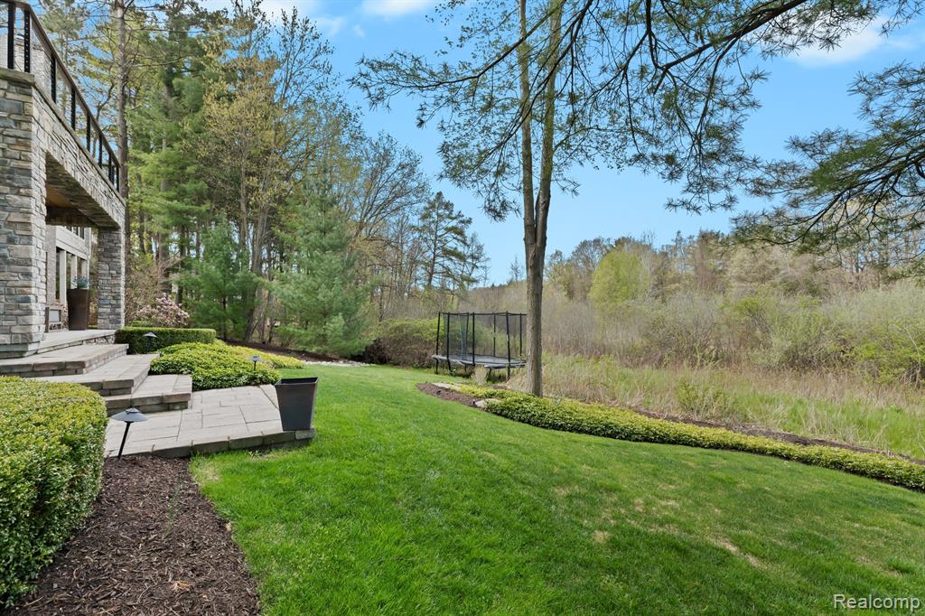 5744 WYNDAM Lane, Brighton, MI 48116 — Photo 39