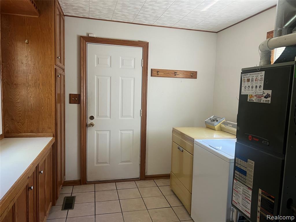 3918 Whitney Avenue, Flint, MI 48532 — Photo 3