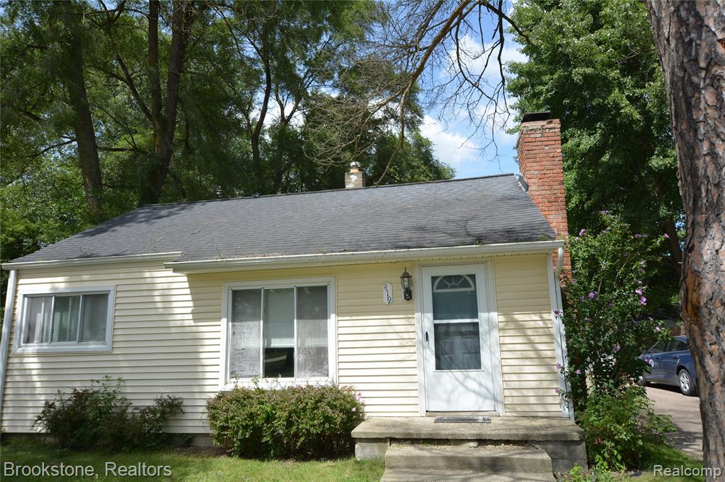 419 E Glass Road, Ortonville, MI 48462 — front exterior
