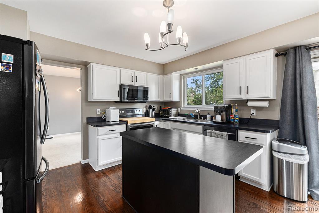6020 Majestic Oaks Drive, Commerce Twp, MI 48382 — Photo 13