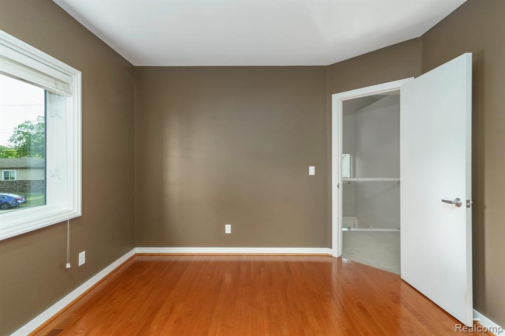 775 Lyle Drive, Waterford, MI 48327 — Photo 48
