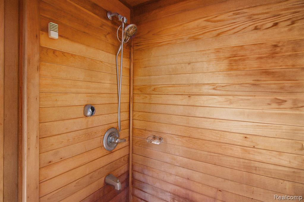 8472 Maltby Road, Brighton, MI 48116 — Photo 23