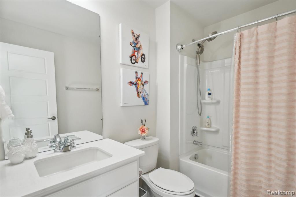 2466 MEADOW HILLS Drive, Ann Arbor, MI 48108 — Photo 37