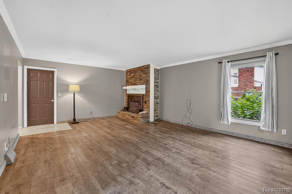 2356 Pineview Court, Flushing, MI 48433 — Photo 18