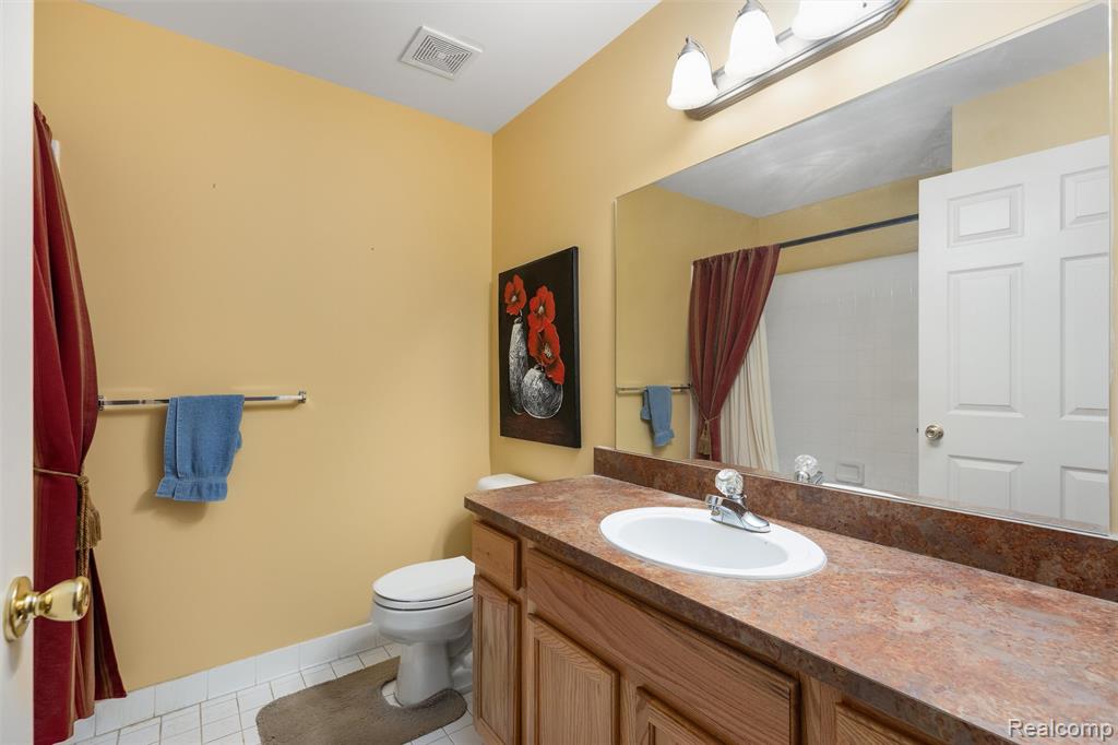 51745 Adler Park Drive W, Chesterfield, MI — Photo 16
