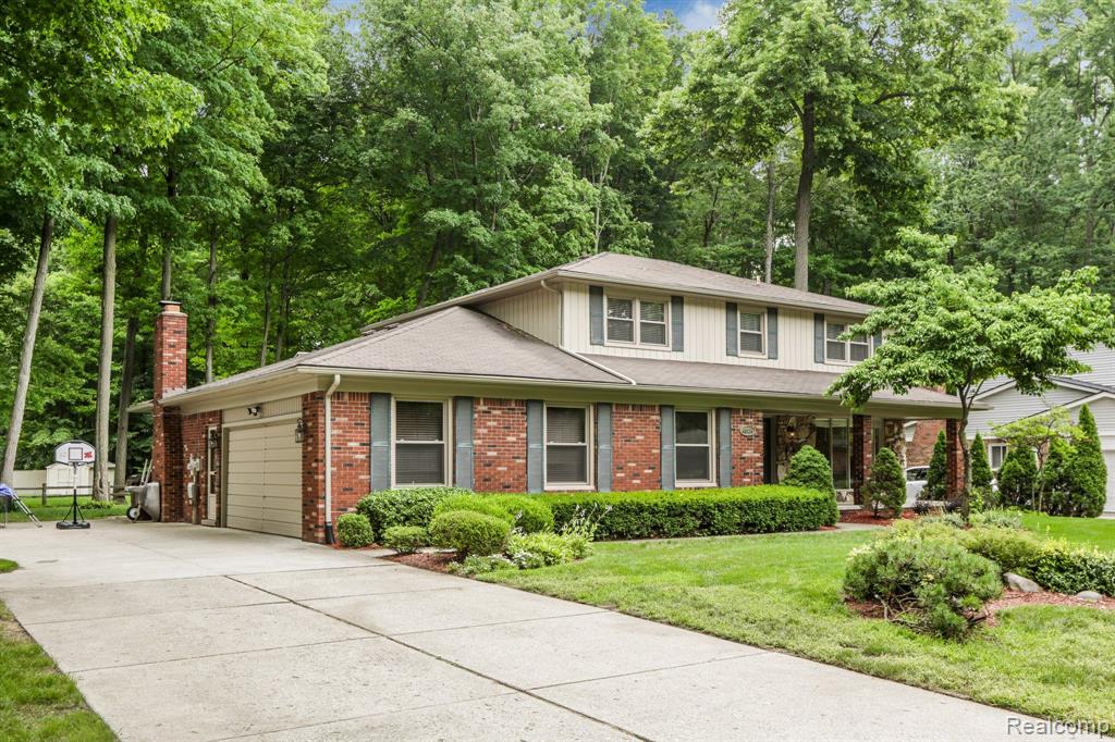 48124 LIBERTY Drive, Shelby Twp, MI 48315 — Photo 2