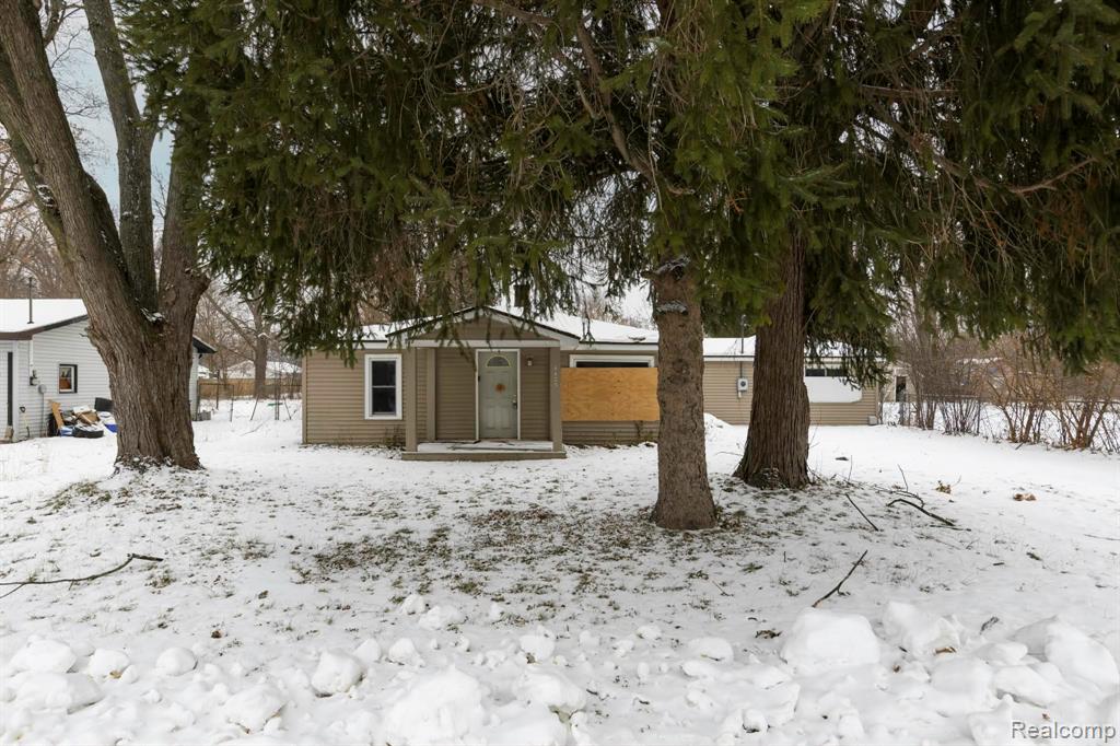 4425 Randolph Street, Saginaw, MI 48601