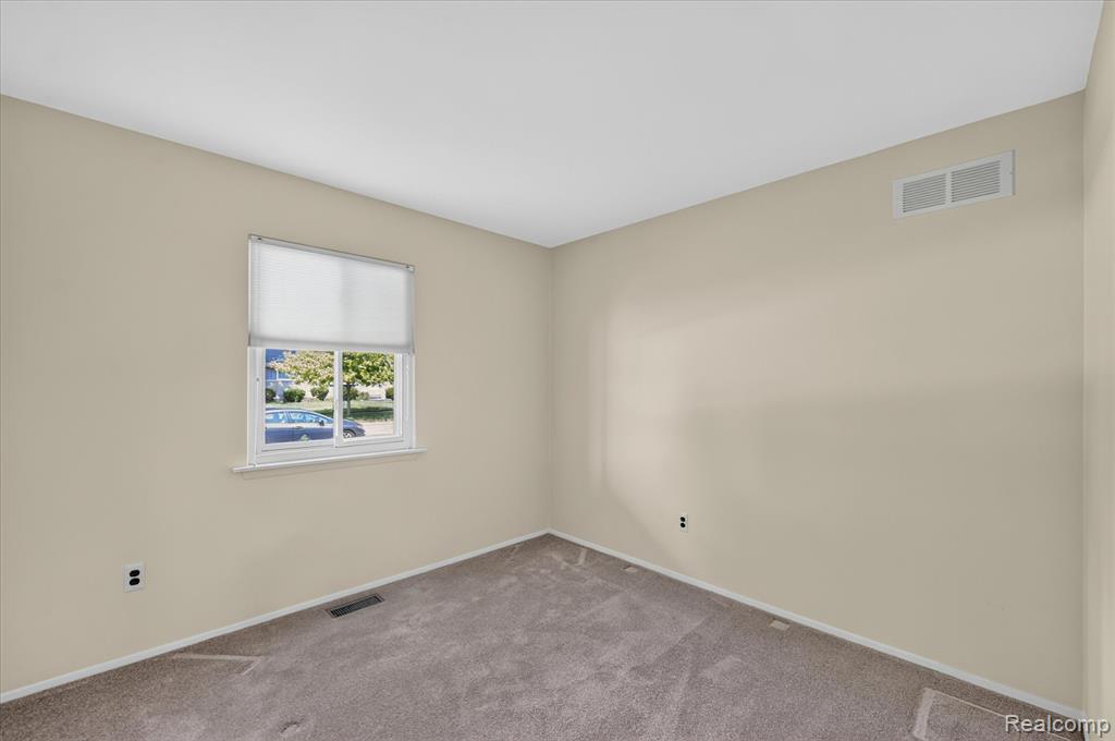 7026 London Court, Canton, MI 48187 — Photo 26
