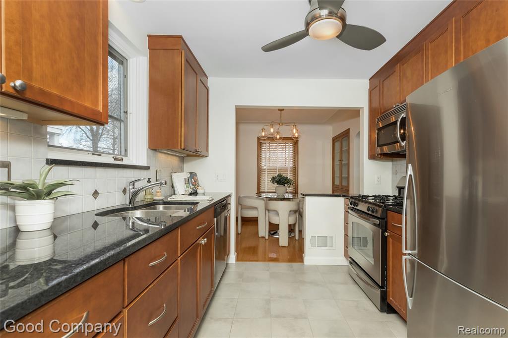 515 Potter Avenue, Royal Oak, MI 48067 — Photo 16