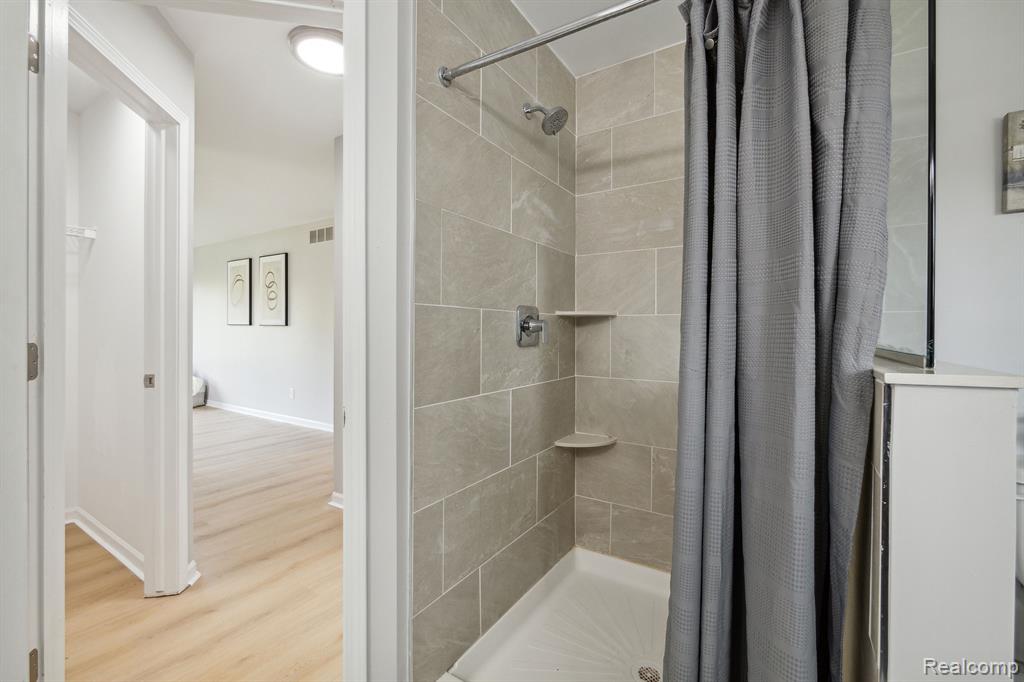 45516 VIOLET Lane, Novi, MI — Photo 39