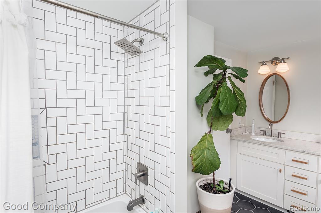 920 W Windemere Avenue, Royal Oak, MI 48073 — Photo 22