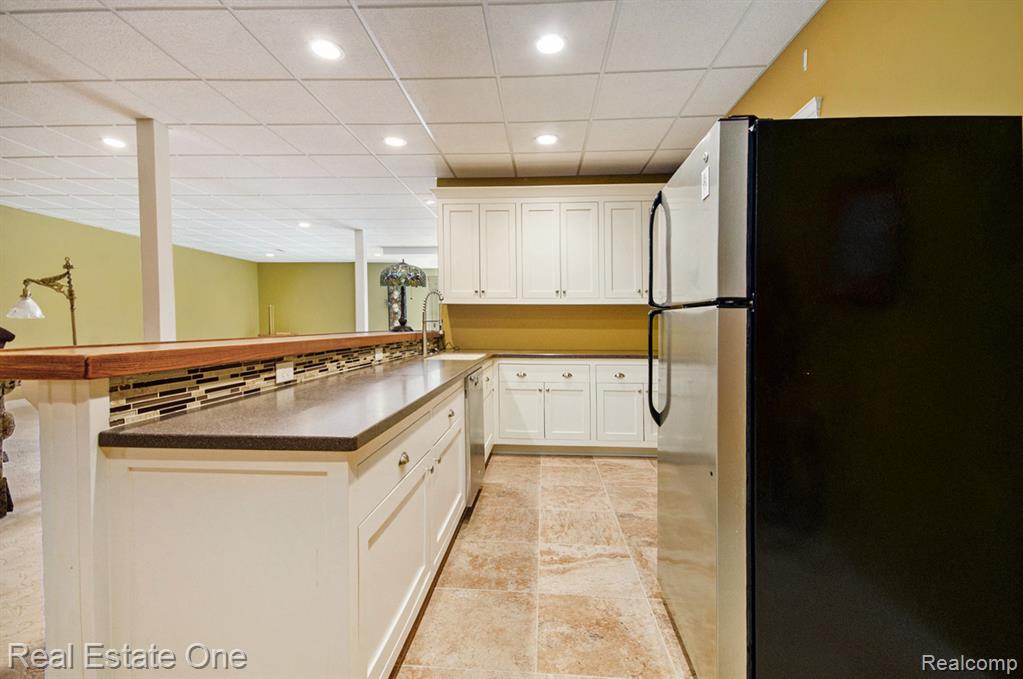 575 Tracy Lane, Milford, MI 48381 — Photo 40