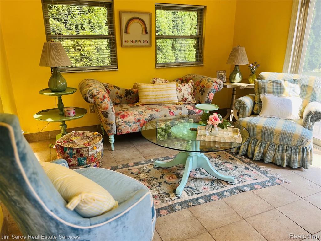 935 S Brys Drive, Grosse Pointe Woods, MI 48236 — Photo 7