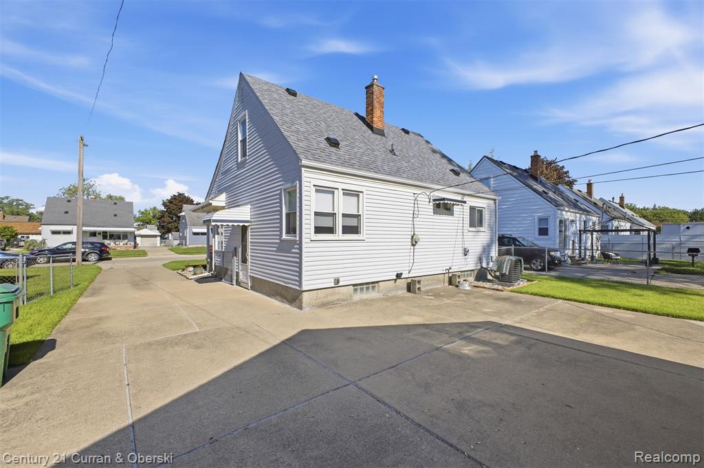 7042 Gilman Street, Garden City, MI — Photo 29