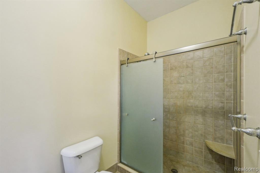 810 JOSHUA Drive, Highland, MI 48356 — Photo 16