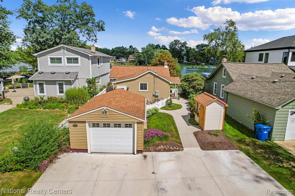 8428 Cascade Street, Commerce Twp, MI 48382 — Photo 5