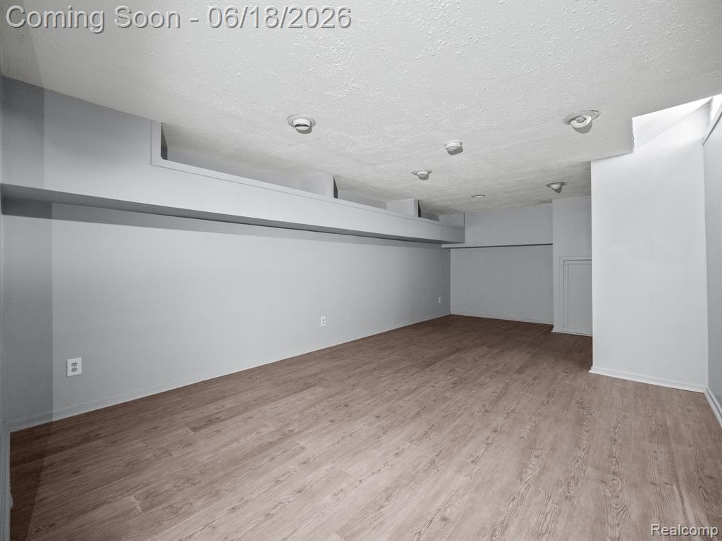 6680 Ridgefield Circle, 201, West Bloomfield, MI — Photo 21