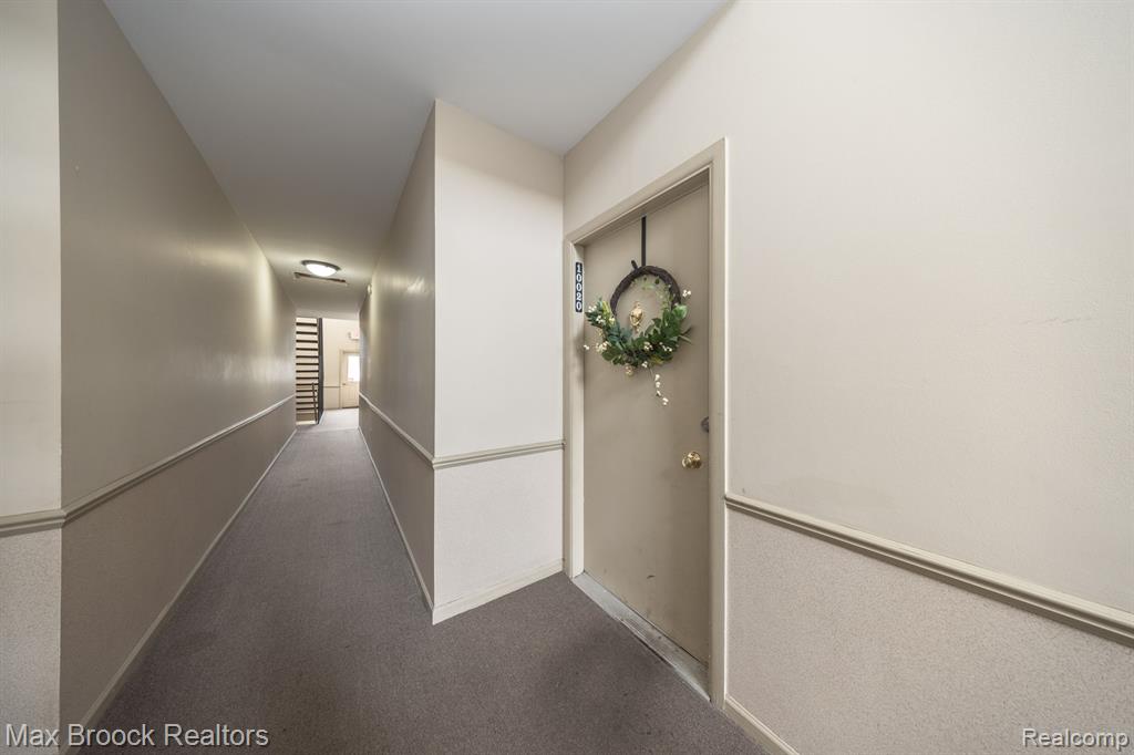 10020 ALLEN POINTE Drive N, 10020, Allen Park, MI 48101 — Photo 6