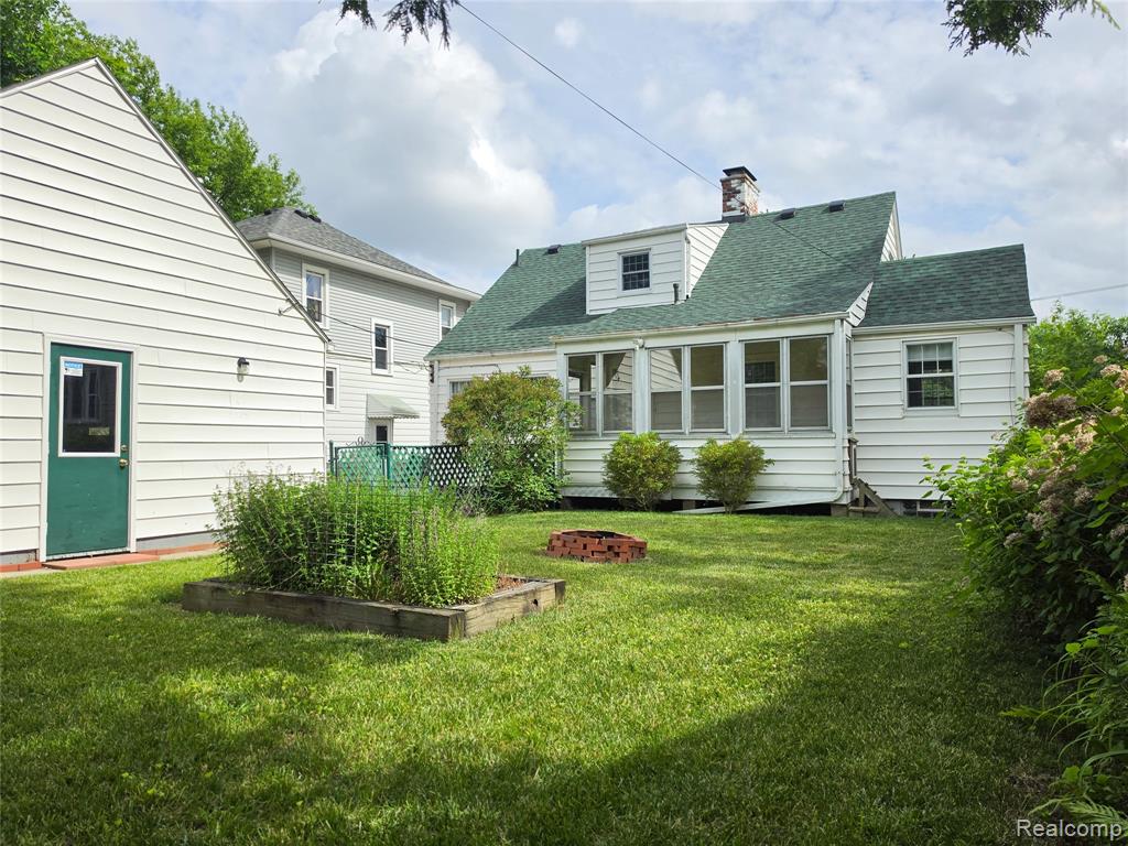 1333 Court Street, Port Huron, MI 48060 — Photo 3