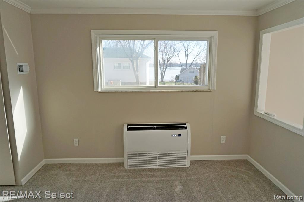 570 SHOREVIEW Drive, Waterford, MI 48328 — Photo 17