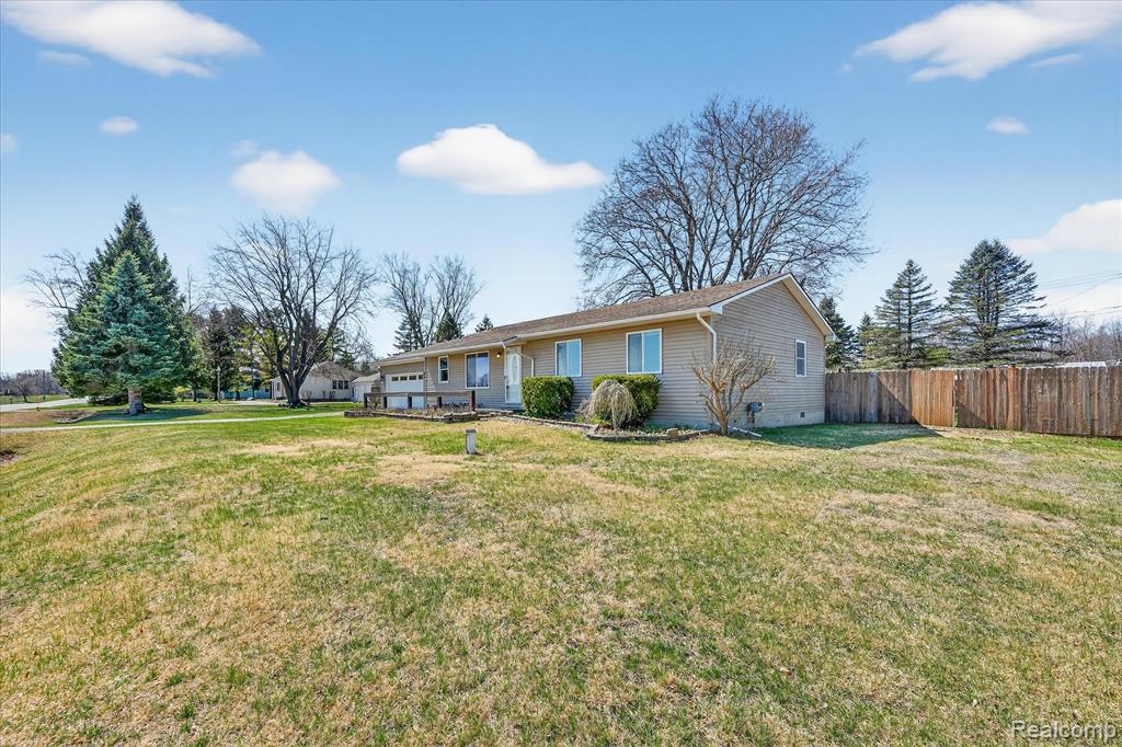 1109 Roods Lake Road, Lapeer, MI 48446 — Photo 31