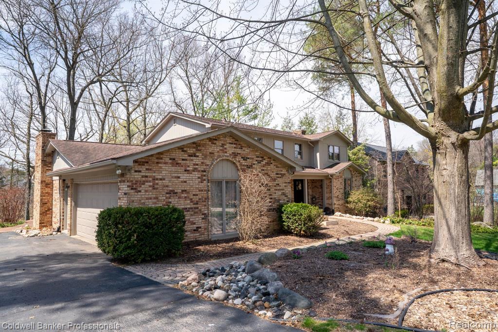 8177 FAWN VALLEY Drive, Clarkston, MI 48348 — Photo 33