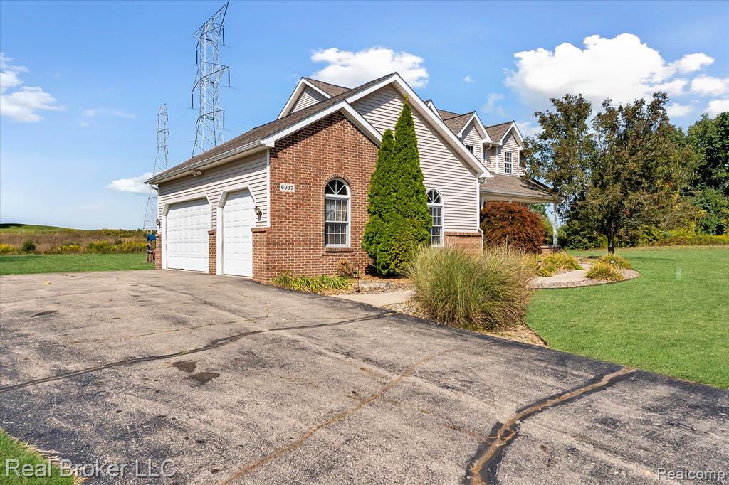 6097 High Valley Drive, White Lake, MI 48383 — Photo 3