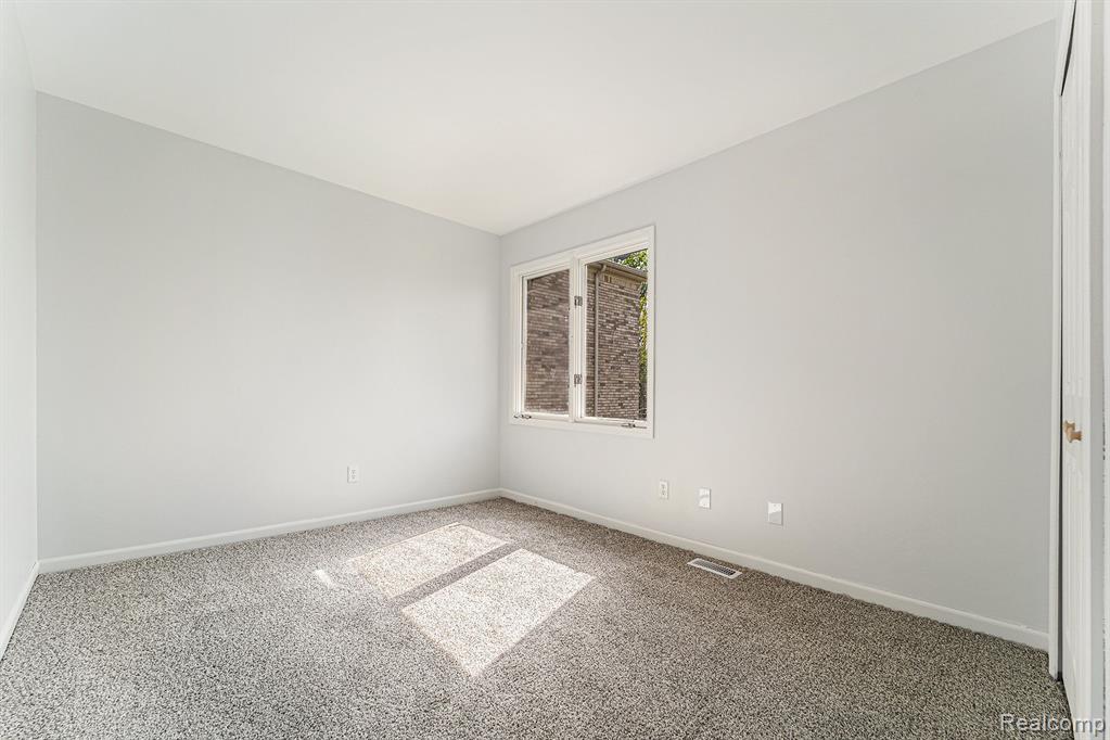 6075 N VERNON Street, Dearborn Heights, MI 48127 — Photo 27