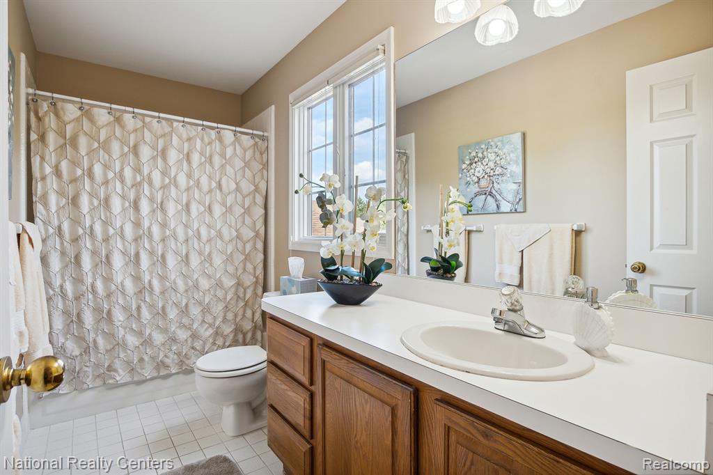 47704 BLUE HERON Drive S, Northville, MI 48168 — Photo 32