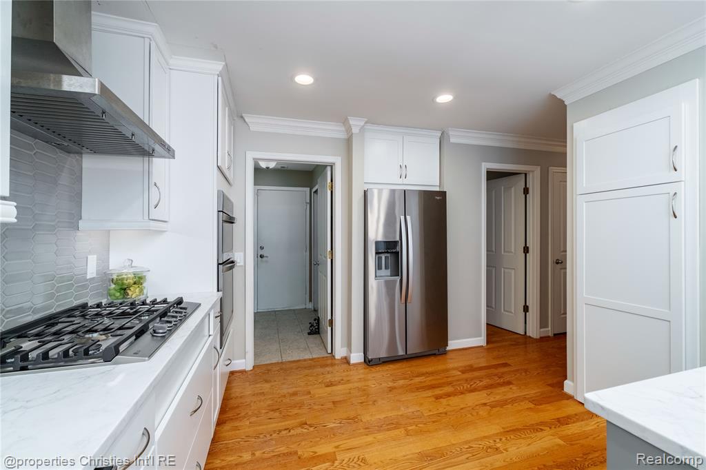 437 Covington Court, 68, Northville, MI 48168 — Photo 12
